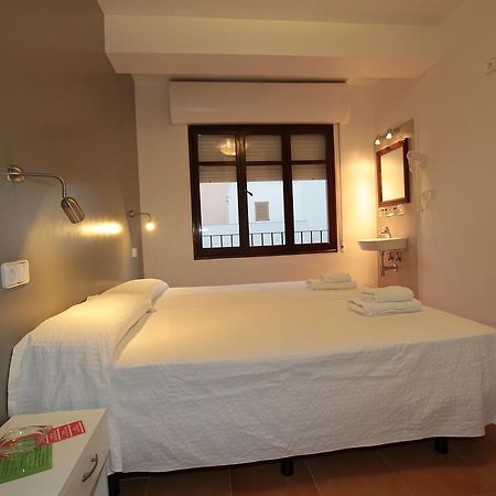 Hostal Ripoll Ibiza Exteriör bild