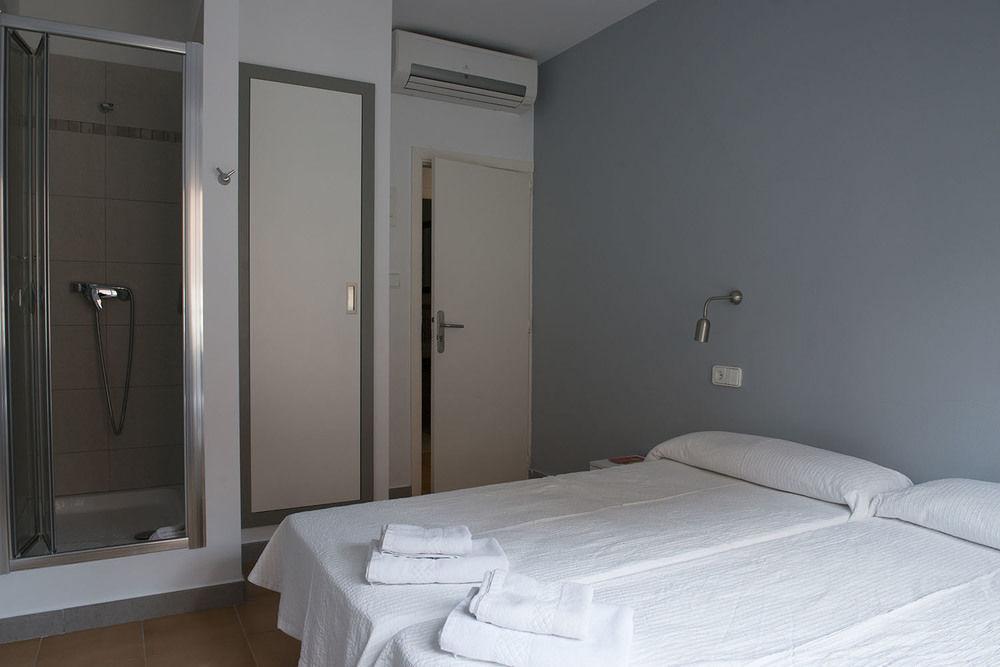 Hostal Ripoll Ibiza Exteriör bild