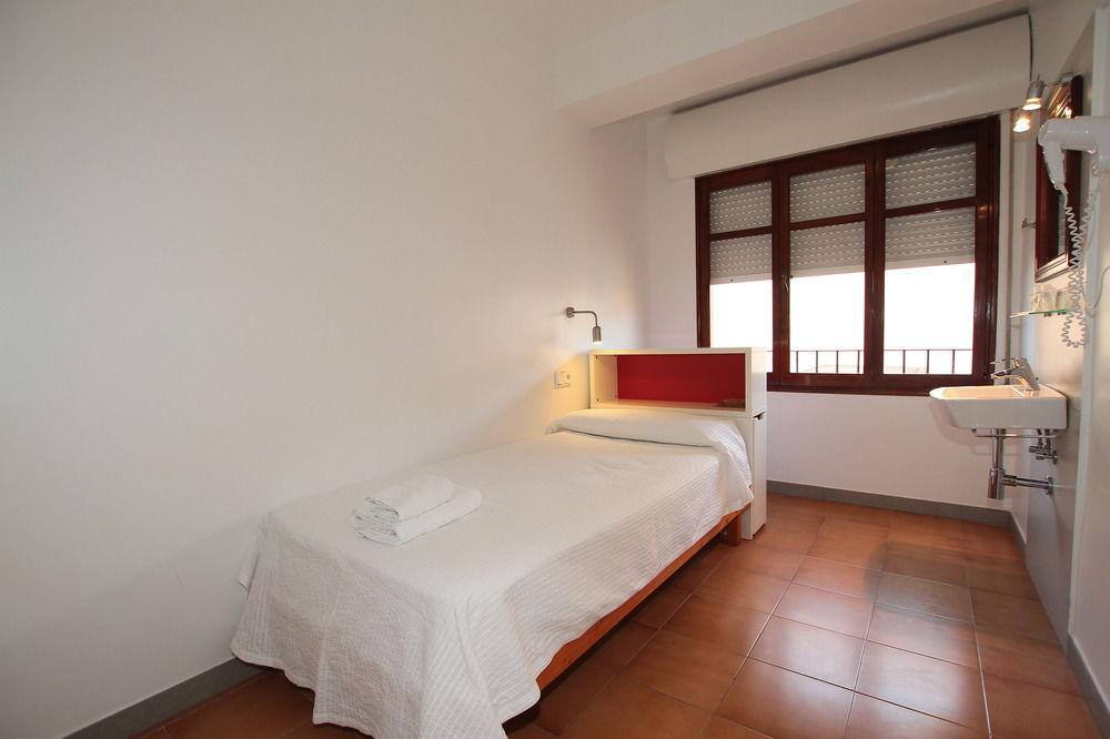 Hostal Ripoll Ibiza Exteriör bild