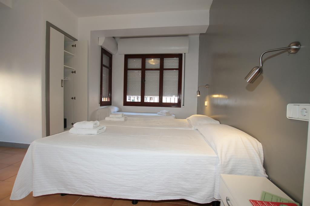 Hostal Ripoll Ibiza Exteriör bild