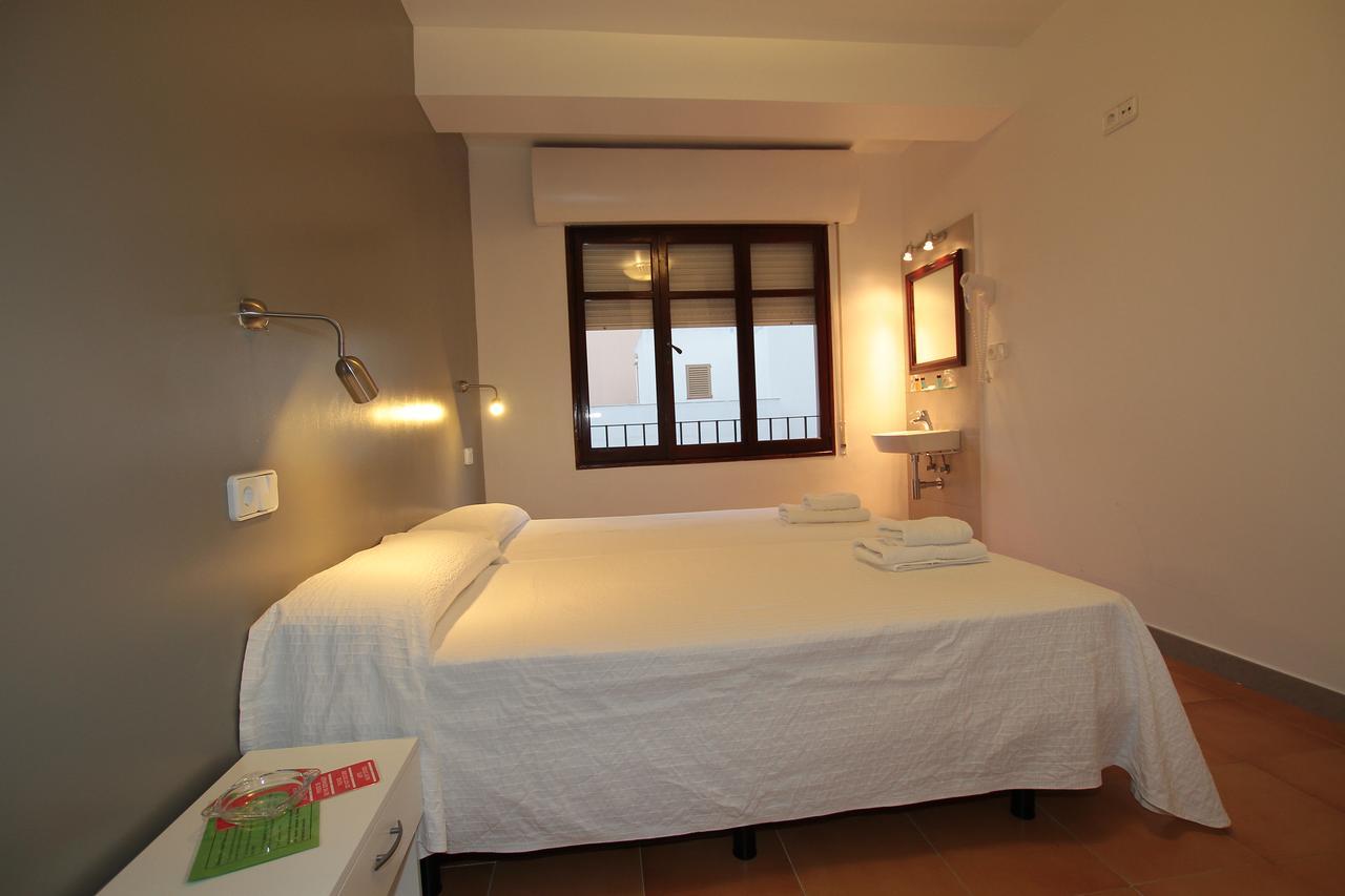 Hostal Ripoll Ibiza Exteriör bild